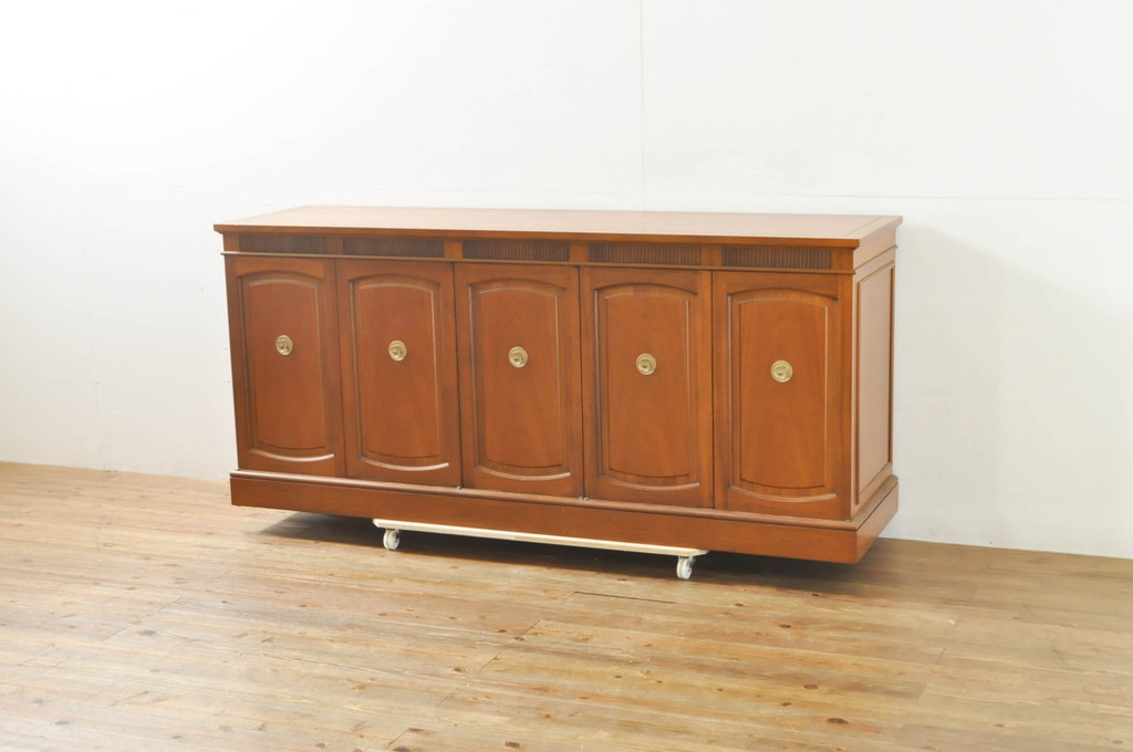 中古　DREXEL HERITAGE(ドレクセルヘリテイジ)　Triune(トライユン)　優雅な佇まいが魅力のクリデンザキャビネット(クレデンザ、サイドボード、リビングボード、収納棚、戸棚)(定価約66万円)(R-076402)
