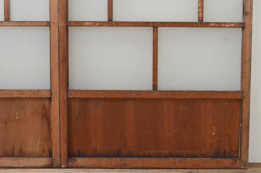 アンティーク建具　大正ロマン　どこか懐かしい雰囲気漂うガラス窓2枚セット(引き戸、ガラス戸)(R-068723)