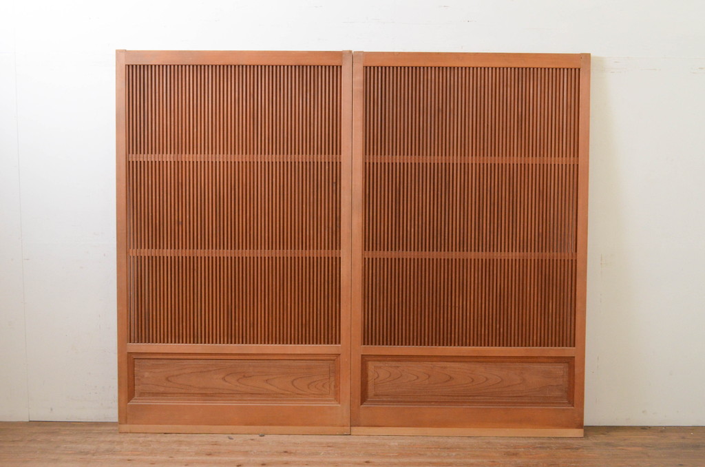 アンティーク建具　希少!!　珍品　高級品!!　和の空間を演出する幅広無双格子戸2枚セット(引き戸、帯戸)(R-068726)