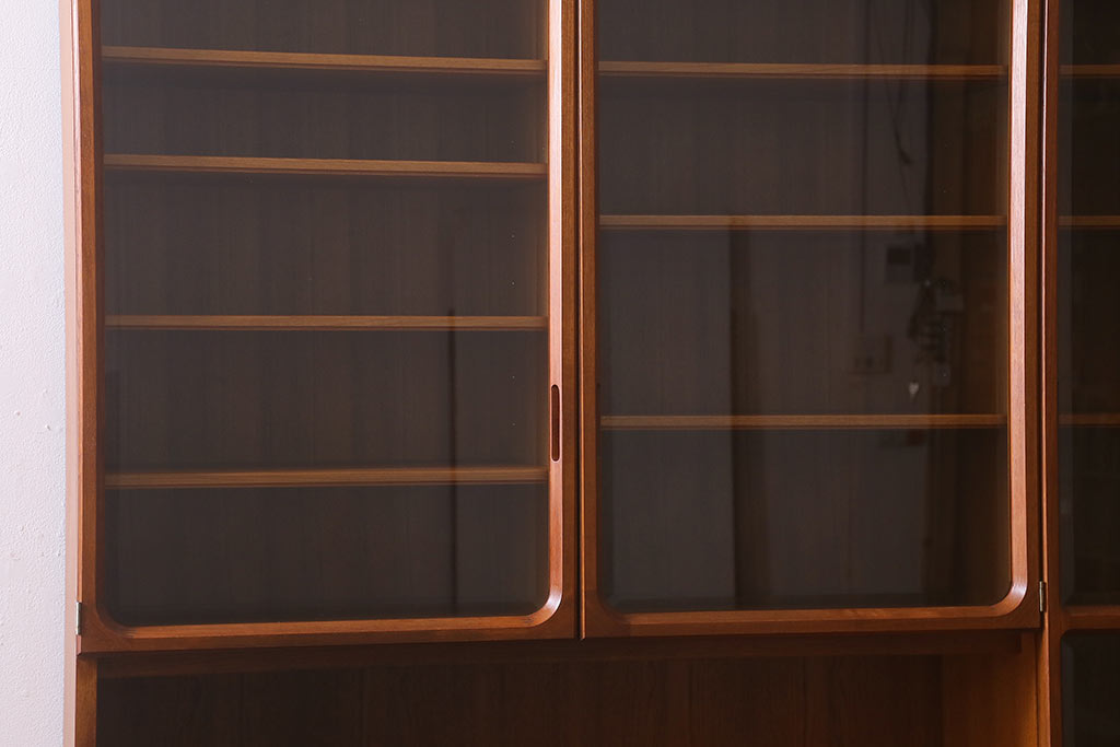 ヴィンテージ家具　日田工芸　チーク材　北欧風のデザインが素敵なキャビネット(収納棚、飾り棚、リビングボード、ビンテージ)(R-041191)