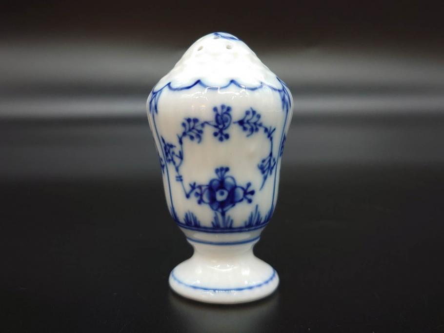 デンマーク　ROYAL COPENHAGEN(ロイヤルコペンハーゲン)　ブルーフルーテッド　プレイン　繊細に描かれた模様が上品なソルト&ペッパー・フィギュリン2点セット(塩胡椒入れ、調味料、置物、眠り猫、キャット、熊、ベア)(R-078343)