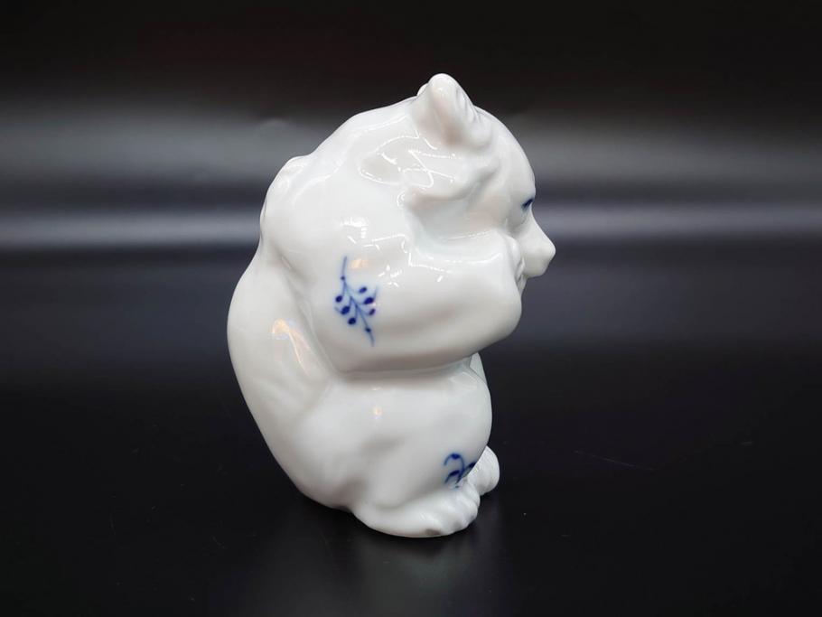 デンマーク　ROYAL COPENHAGEN(ロイヤルコペンハーゲン)　ブルーフルーテッド　プレイン　繊細に描かれた模様が上品なソルト&ペッパー・フィギュリン2点セット(塩胡椒入れ、調味料、置物、眠り猫、キャット、熊、ベア)(R-078343)