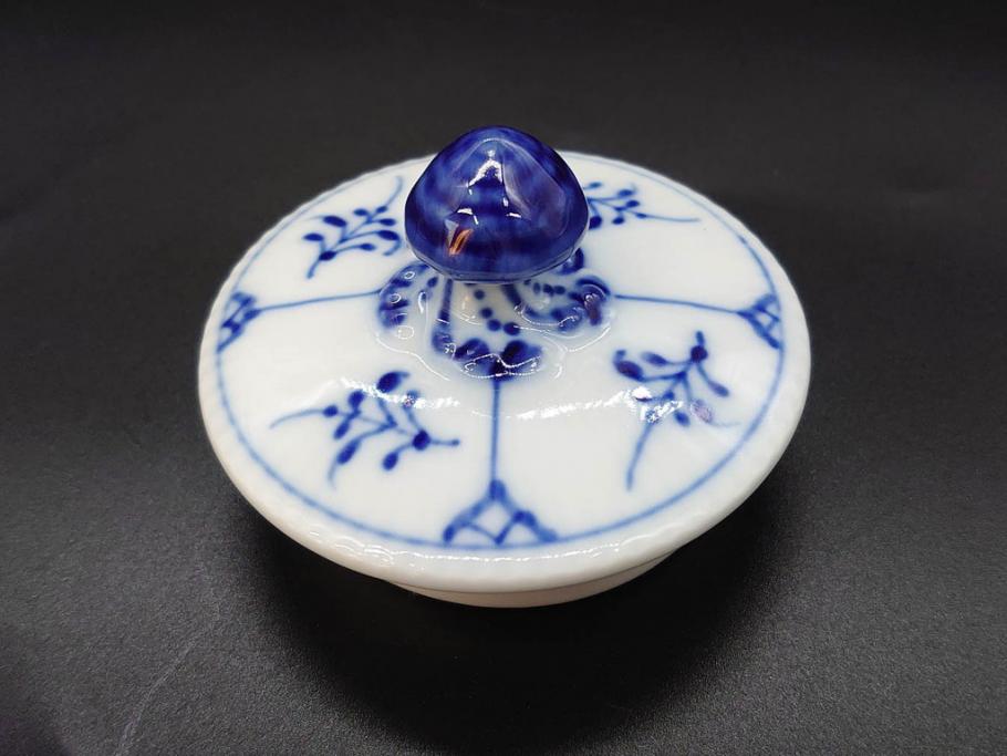 デンマーク　ROYAL COPENHAGEN(ロイヤルコペンハーゲン)　ブルーフルーテッドプレイン　繊細に描かれたブルーの模様が上品なティーポット(洋食器)(R-078344)