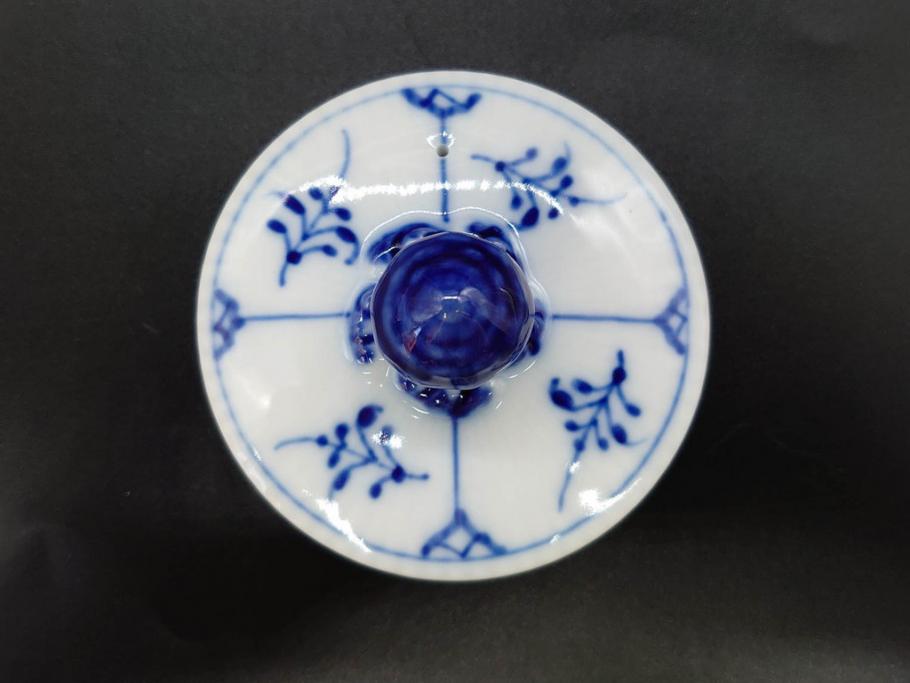 デンマーク　ROYAL COPENHAGEN(ロイヤルコペンハーゲン)　ブルーフルーテッドプレイン　繊細に描かれたブルーの模様が上品なティーポット(洋食器)(R-078344)
