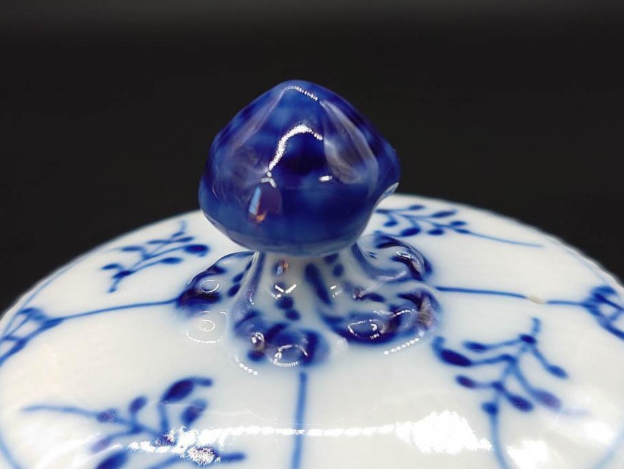 デンマーク　ROYAL COPENHAGEN(ロイヤルコペンハーゲン)　ブルーフルーテッドプレイン　繊細に描かれたブルーの模様が上品なティーポット(洋食器)(R-078344)