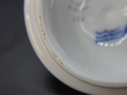 デンマーク　ROYAL COPENHAGEN(ロイヤルコペンハーゲン)　ブルーフルーテッドプレイン　繊細に描かれたブルーの模様が上品なティーポット(洋食器)(R-078344)