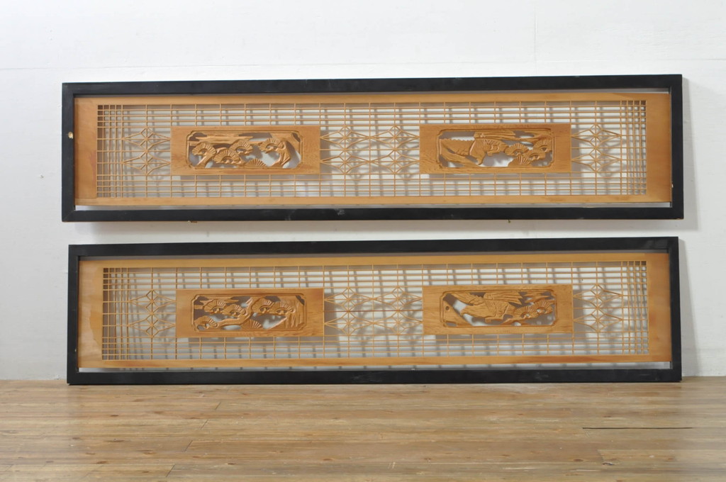 ビンテージ建具　松・鷲　彫刻と組子細工の組み合わせが美しい欄間2枚セット(明り取り、明かり取り、ランマ、ヴィンテージ)(R-076334)