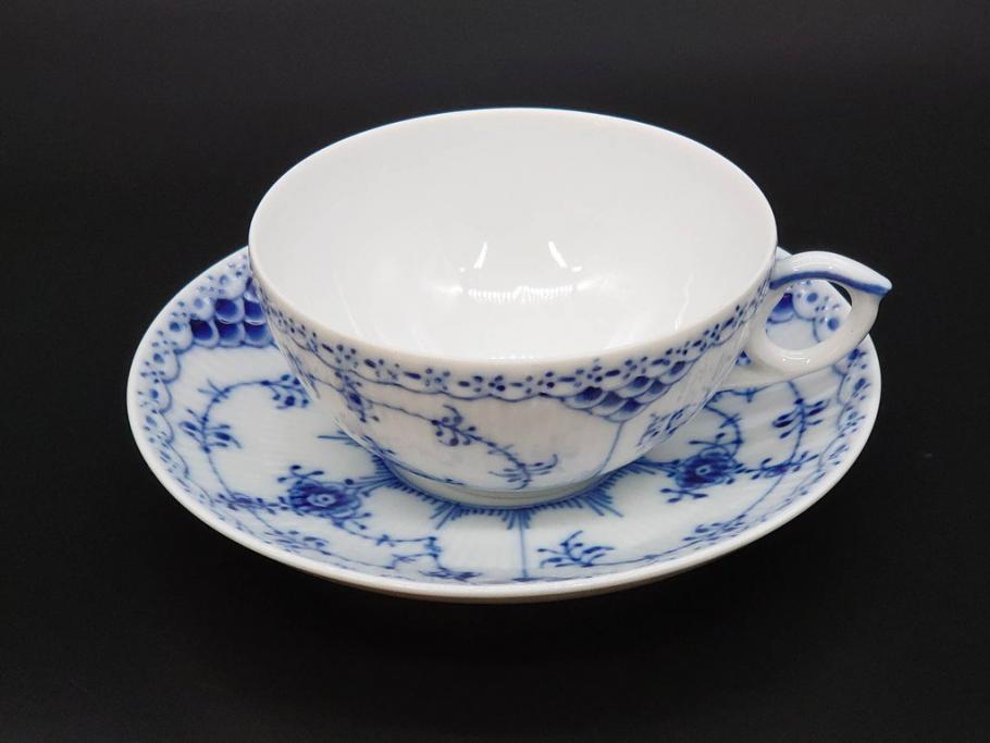 デンマーク　ROYAL COPENHAGEN(ロイヤルコペンハーゲン)　ブルーフルーテッド　ハーフレース　525　上品なデザインのティーカップ&ソーサー5客セット(洋食器、C&S)(R-078345)