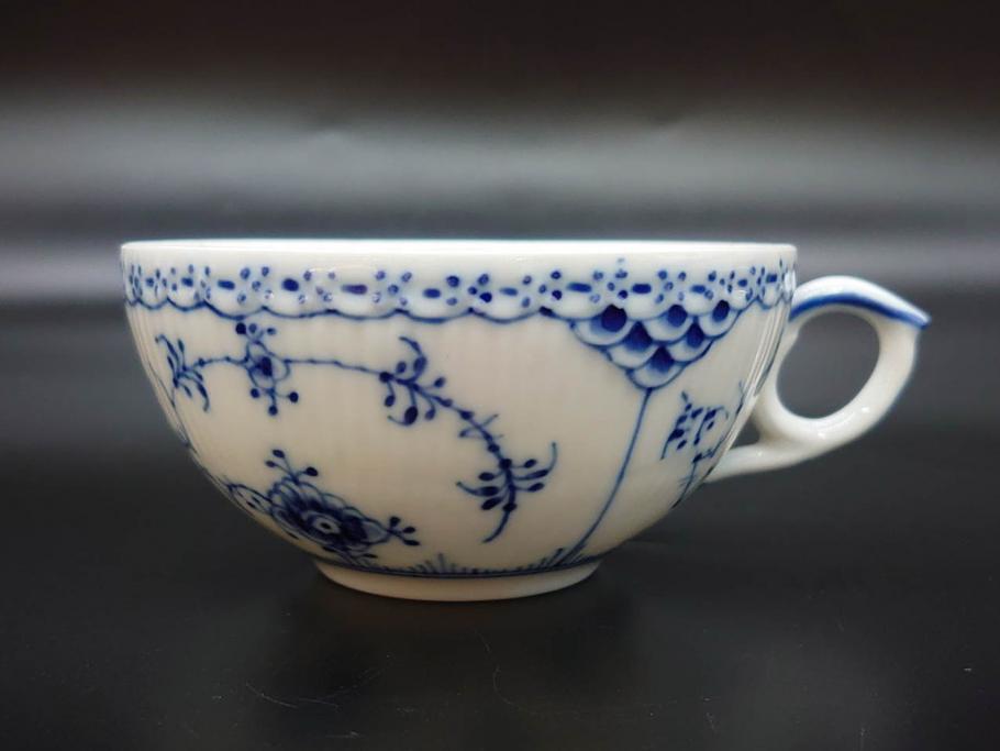 デンマーク　ROYAL COPENHAGEN(ロイヤルコペンハーゲン)　ブルーフルーテッド　ハーフレース　525　上品なデザインのティーカップ&ソーサー5客セット(洋食器、C&S)(R-078345)