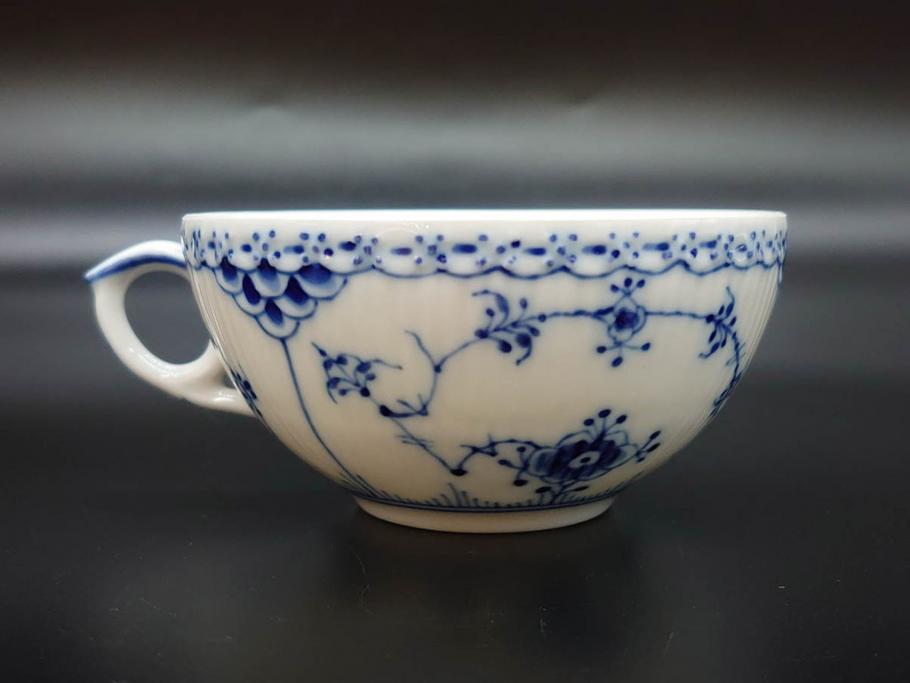 デンマーク　ROYAL COPENHAGEN(ロイヤルコペンハーゲン)　ブルーフルーテッド　ハーフレース　525　上品なデザインのティーカップ&ソーサー5客セット(洋食器、C&S)(R-078345)