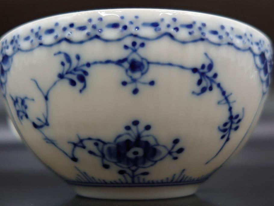 デンマーク　ROYAL COPENHAGEN(ロイヤルコペンハーゲン)　ブルーフルーテッド　ハーフレース　525　上品なデザインのティーカップ&ソーサー5客セット(洋食器、C&S)(R-078345)