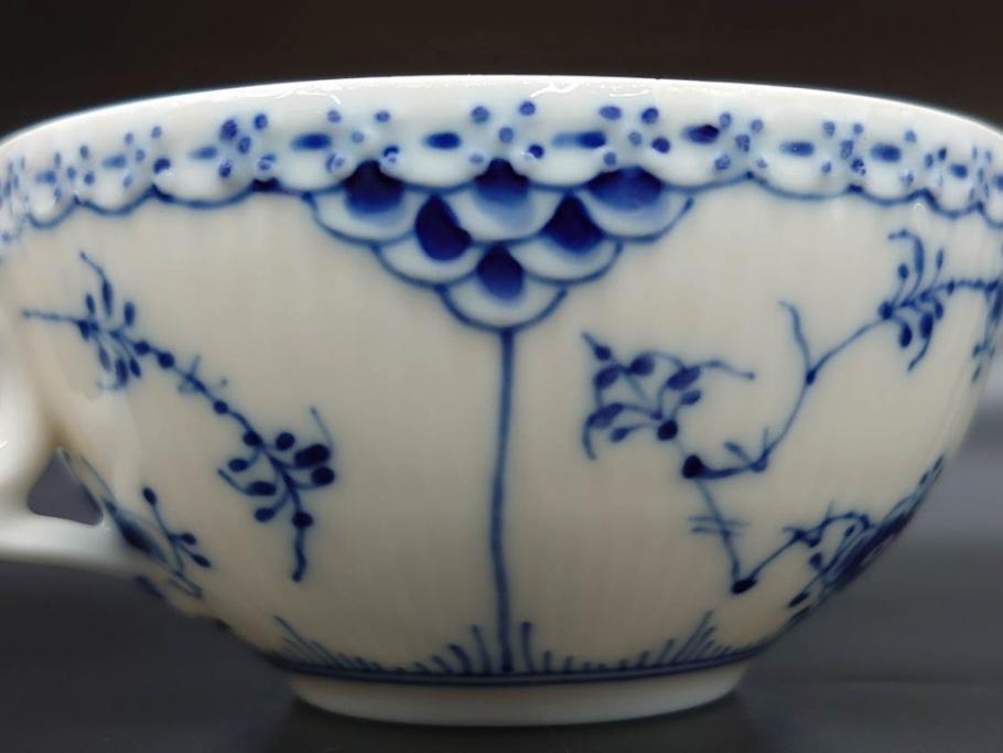 デンマーク　ROYAL COPENHAGEN(ロイヤルコペンハーゲン)　ブルーフルーテッド　ハーフレース　525　上品なデザインのティーカップ&ソーサー5客セット(洋食器、C&S)(R-078345)