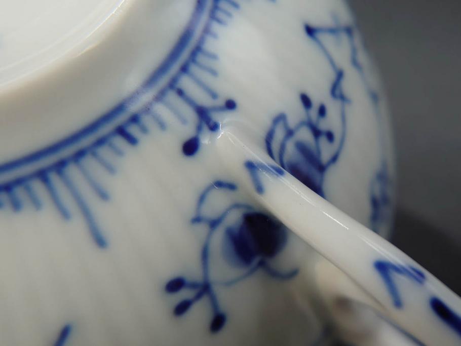 デンマーク　ROYAL COPENHAGEN(ロイヤルコペンハーゲン)　ブルーフルーテッド　ハーフレース　525　上品なデザインのティーカップ&ソーサー5客セット(洋食器、C&S)(R-078345)