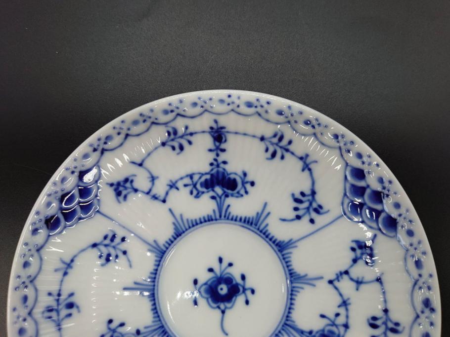 デンマーク　ROYAL COPENHAGEN(ロイヤルコペンハーゲン)　ブルーフルーテッド　ハーフレース　525　上品なデザインのティーカップ&ソーサー5客セット(洋食器、C&S)(R-078345)
