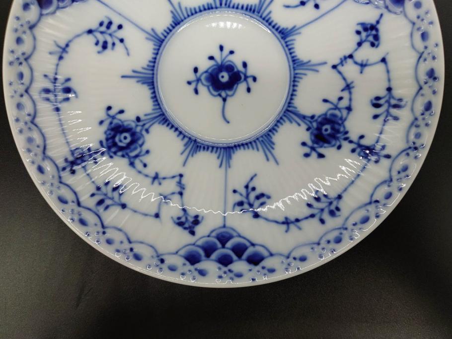 デンマーク　ROYAL COPENHAGEN(ロイヤルコペンハーゲン)　ブルーフルーテッド　ハーフレース　525　上品なデザインのティーカップ&ソーサー5客セット(洋食器、C&S)(R-078345)