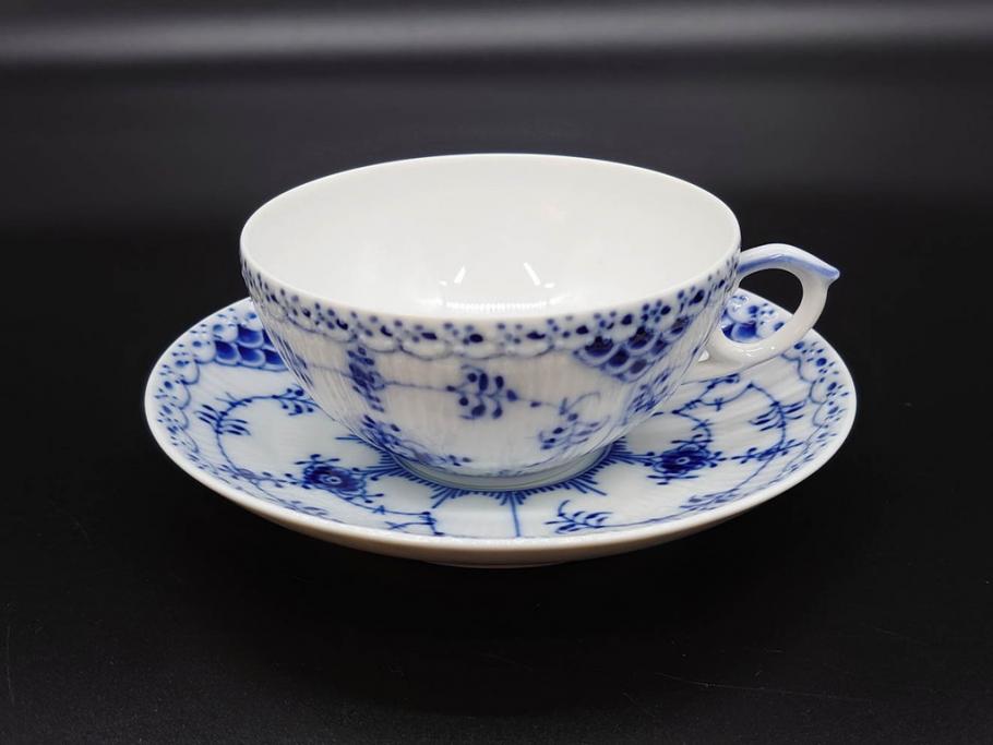デンマーク　ROYAL COPENHAGEN(ロイヤルコペンハーゲン)　ブルーフルーテッド　ハーフレース　525　上品なデザインのティーカップ&ソーサー5客セット(洋食器、C&S)(R-078345)