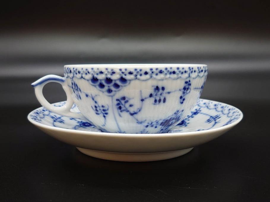デンマーク　ROYAL COPENHAGEN(ロイヤルコペンハーゲン)　ブルーフルーテッド　ハーフレース　525　上品なデザインのティーカップ&ソーサー5客セット(洋食器、C&S)(R-078345)