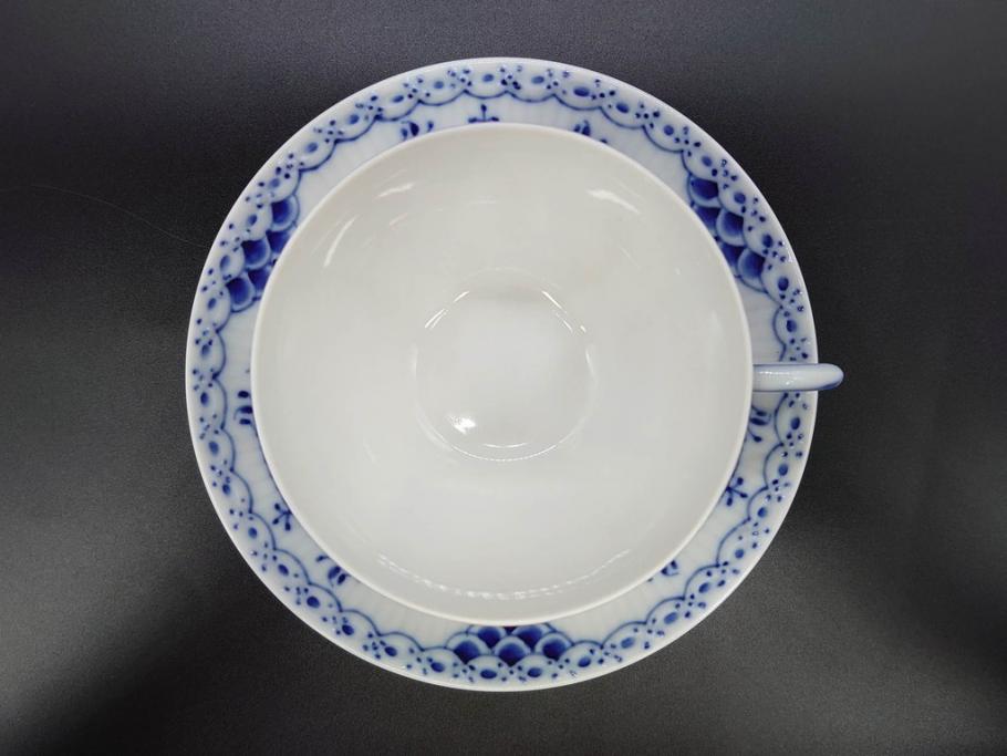 デンマーク　ROYAL COPENHAGEN(ロイヤルコペンハーゲン)　ブルーフルーテッド　ハーフレース　525　上品なデザインのティーカップ&ソーサー5客セット(洋食器、C&S)(R-078345)