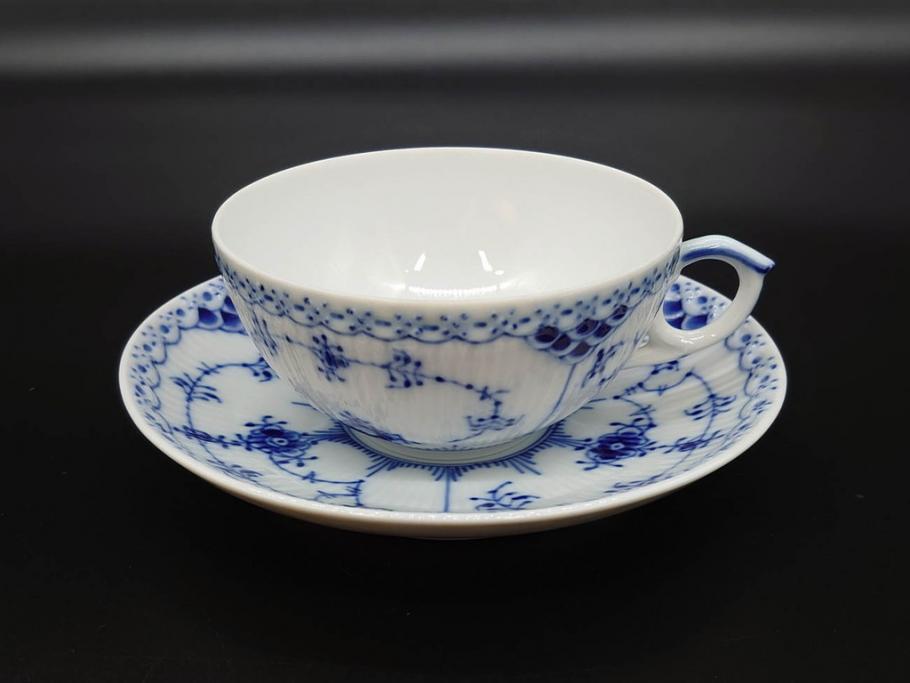 デンマーク　ROYAL COPENHAGEN(ロイヤルコペンハーゲン)　ブルーフルーテッド　ハーフレース　525　上品なデザインのティーカップ&ソーサー5客セット(洋食器、C&S)(R-078345)