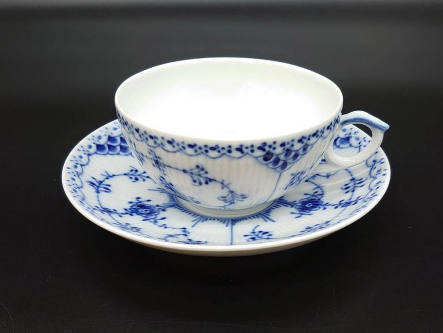 デンマーク　ROYAL COPENHAGEN(ロイヤルコペンハーゲン)　ブルーフルーテッド　ハーフレース　525　上品なデザインのティーカップ&ソーサー5客セット(洋食器、C&S)(R-078345)