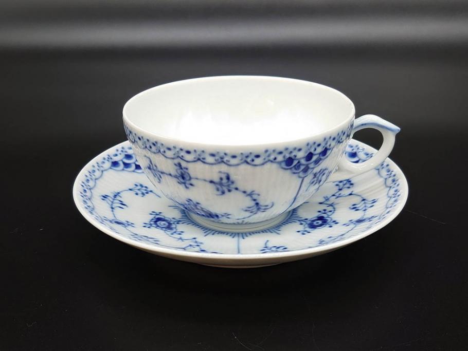 デンマーク　ROYAL COPENHAGEN(ロイヤルコペンハーゲン)　ブルーフルーテッド　ハーフレース　525　上品なデザインのティーカップ&ソーサー5客セット(洋食器、C&S)(R-078345)