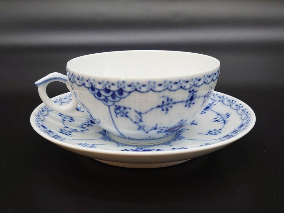 デンマーク　ROYAL COPENHAGEN(ロイヤルコペンハーゲン)　ブルーフルーテッド　ハーフレース　525　上品なデザインのティーカップ&ソーサー5客セット(洋食器、C&S)(R-078345)