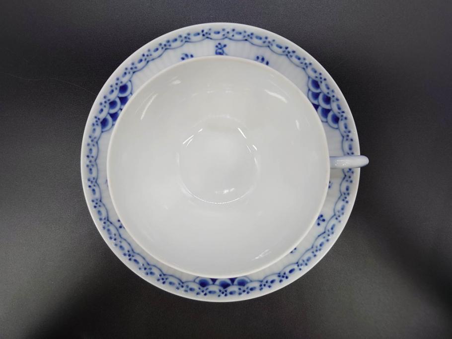 デンマーク　ROYAL COPENHAGEN(ロイヤルコペンハーゲン)　ブルーフルーテッド　ハーフレース　525　上品なデザインのティーカップ&ソーサー5客セット(洋食器、C&S)(R-078345)