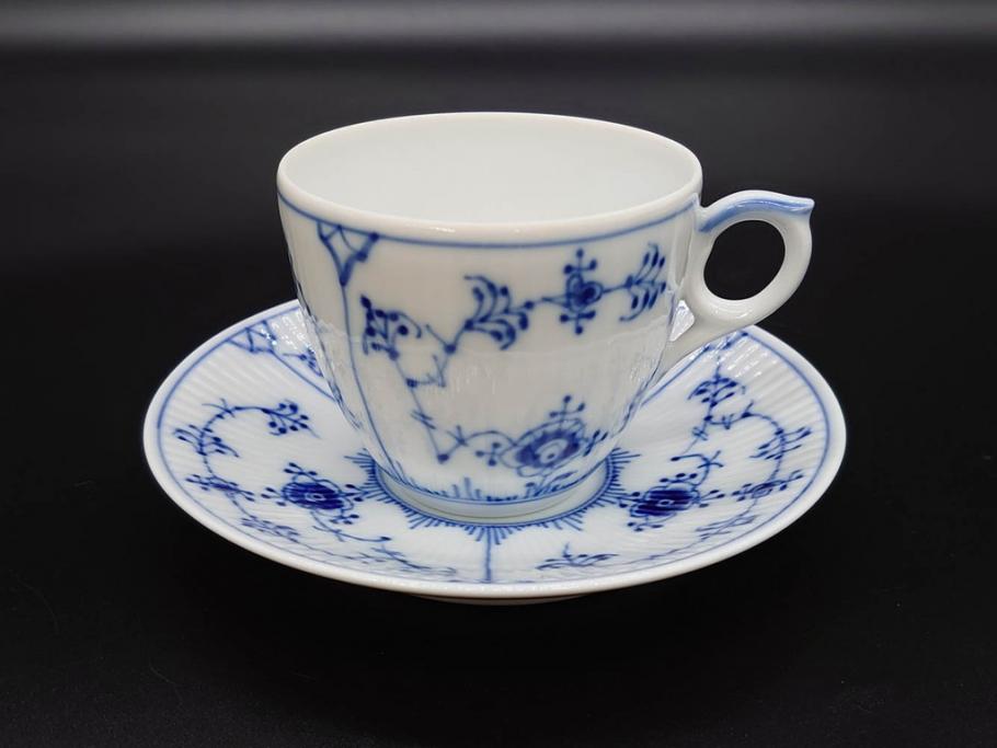 デンマーク　ROYAL COPENHAGEN(ロイヤルコペンハーゲン)　ブルーフルテッド プレイン　繊細な絵付けがエレガントなコーヒーカップ&ソーサー5客セット(洋食器、C&S)(R-078346)