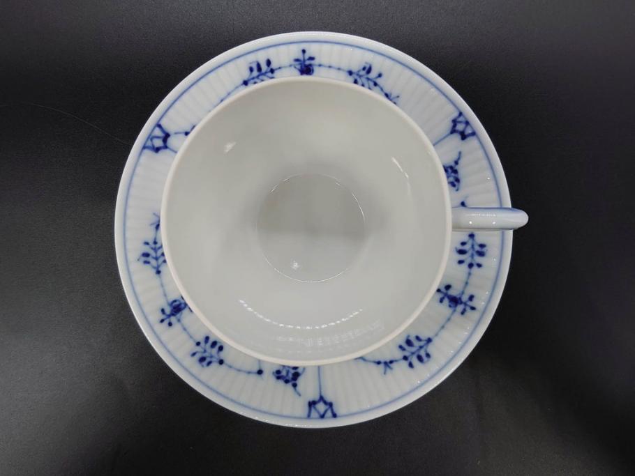 デンマーク　ROYAL COPENHAGEN(ロイヤルコペンハーゲン)　ブルーフルテッド プレイン　繊細な絵付けがエレガントなコーヒーカップ&ソーサー5客セット(洋食器、C&S)(R-078346)