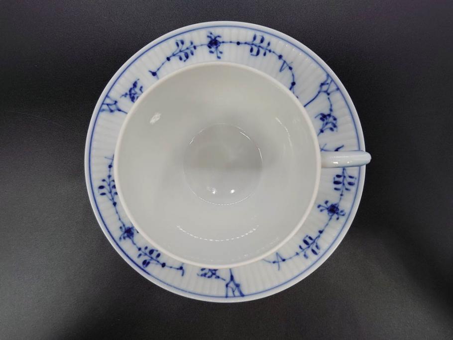 デンマーク　ROYAL COPENHAGEN(ロイヤルコペンハーゲン)　ブルーフルテッド プレイン　繊細な絵付けがエレガントなコーヒーカップ&ソーサー5客セット(洋食器、C&S)(R-078346)