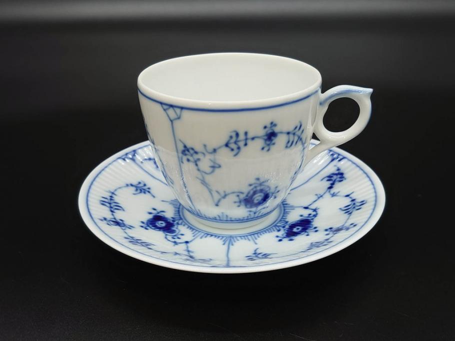 デンマーク　ROYAL COPENHAGEN(ロイヤルコペンハーゲン)　ブルーフルテッド プレイン　繊細な絵付けがエレガントなコーヒーカップ&ソーサー5客セット(洋食器、C&S)(R-078346)