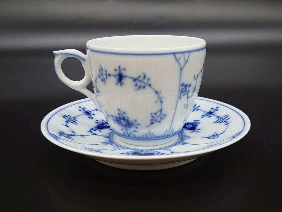 デンマーク　ROYAL COPENHAGEN(ロイヤルコペンハーゲン)　ブルーフルテッド プレイン　繊細な絵付けがエレガントなコーヒーカップ&ソーサー5客セット(洋食器、C&S)(R-078346)