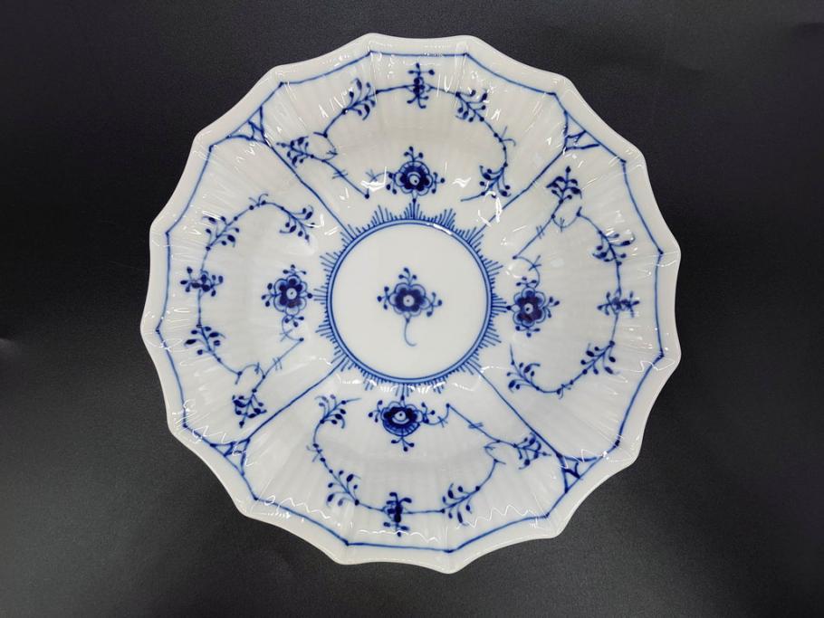 デンマーク　ROYAL COPENHAGEN(ロイヤルコペンハーゲン)　ブルーフルーテッド　プレイン　ブルーコペンハーゲン　様々なシーンに対応できるプレート5枚・シェルディッシュ・ボウルセット(皿、深皿、小皿、変形皿、貝、花柄、洋食器)(R-078347)