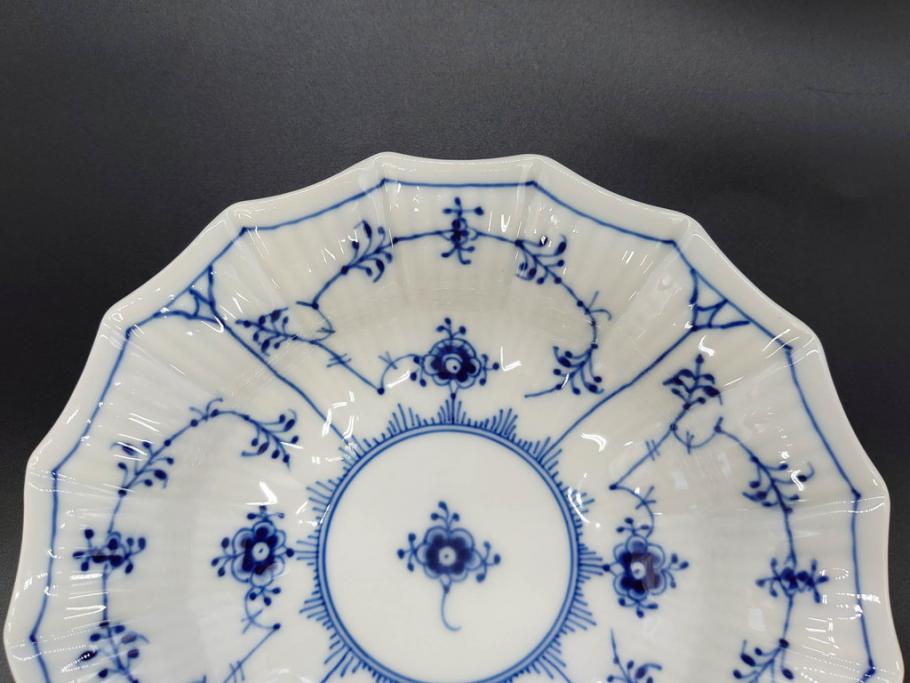 デンマーク　ROYAL COPENHAGEN(ロイヤルコペンハーゲン)　ブルーフルーテッド　プレイン　ブルーコペンハーゲン　様々なシーンに対応できるプレート5枚・シェルディッシュ・ボウルセット(皿、深皿、小皿、変形皿、貝、花柄、洋食器)(R-078347)