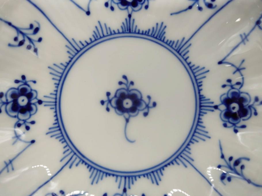 デンマーク　ROYAL COPENHAGEN(ロイヤルコペンハーゲン)　ブルーフルーテッド　プレイン　ブルーコペンハーゲン　様々なシーンに対応できるプレート5枚・シェルディッシュ・ボウルセット(皿、深皿、小皿、変形皿、貝、花柄、洋食器)(R-078347)