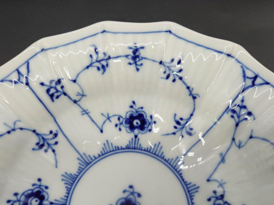 デンマーク　ROYAL COPENHAGEN(ロイヤルコペンハーゲン)　ブルーフルーテッド　プレイン　ブルーコペンハーゲン　様々なシーンに対応できるプレート5枚・シェルディッシュ・ボウルセット(皿、深皿、小皿、変形皿、貝、花柄、洋食器)(R-078347)