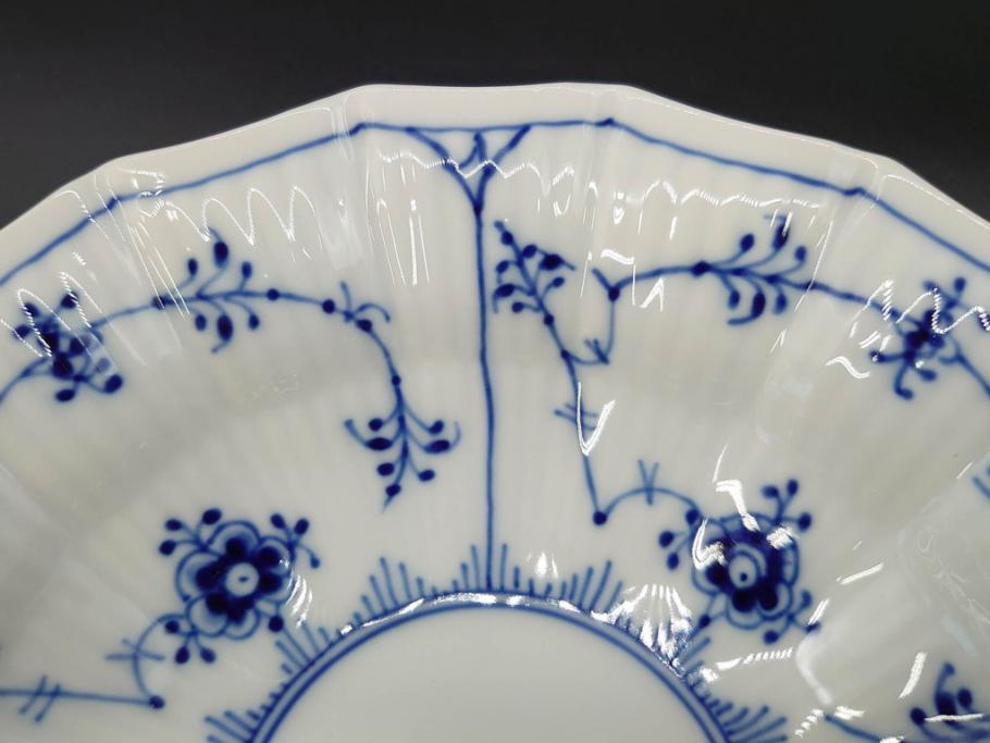 デンマーク　ROYAL COPENHAGEN(ロイヤルコペンハーゲン)　ブルーフルーテッド　プレイン　ブルーコペンハーゲン　様々なシーンに対応できるプレート5枚・シェルディッシュ・ボウルセット(皿、深皿、小皿、変形皿、貝、花柄、洋食器)(R-078347)