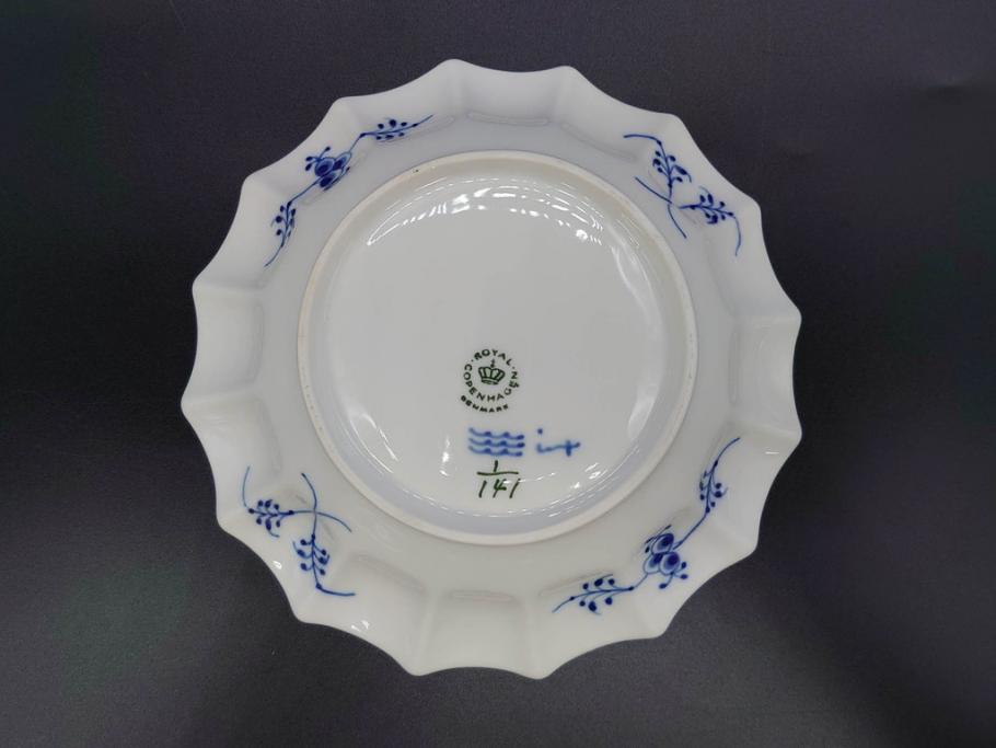 デンマーク　ROYAL COPENHAGEN(ロイヤルコペンハーゲン)　ブルーフルーテッド　プレイン　ブルーコペンハーゲン　様々なシーンに対応できるプレート5枚・シェルディッシュ・ボウルセット(皿、深皿、小皿、変形皿、貝、花柄、洋食器)(R-078347)
