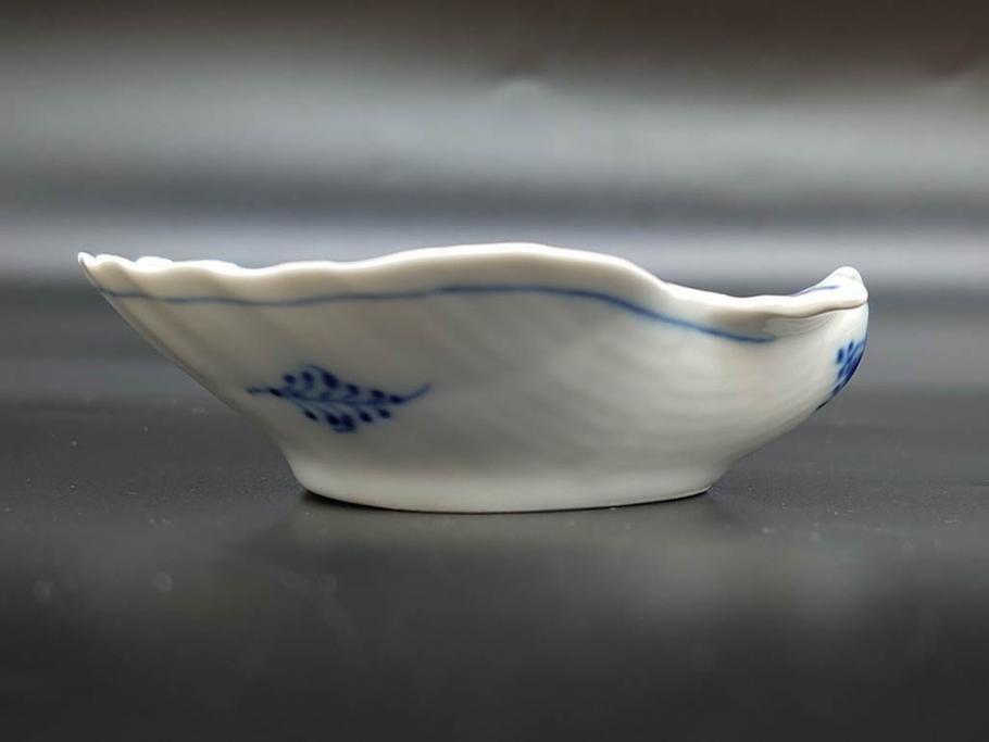 デンマーク　ROYAL COPENHAGEN(ロイヤルコペンハーゲン)　ブルーフルーテッド　プレイン　ブルーコペンハーゲン　様々なシーンに対応できるプレート5枚・シェルディッシュ・ボウルセット(皿、深皿、小皿、変形皿、貝、花柄、洋食器)(R-078347)