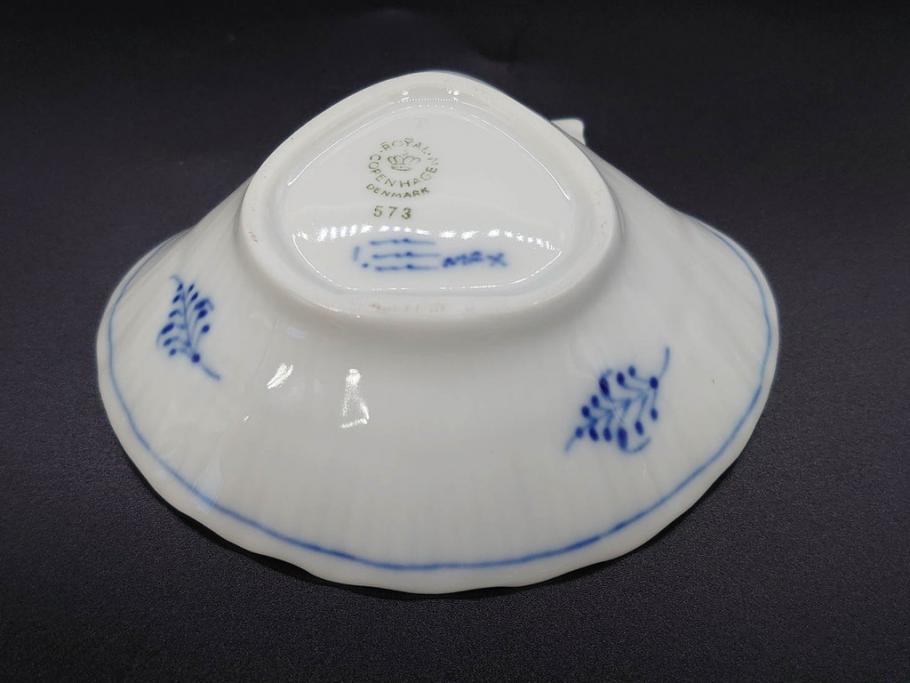 デンマーク　ROYAL COPENHAGEN(ロイヤルコペンハーゲン)　ブルーフルーテッド　プレイン　ブルーコペンハーゲン　様々なシーンに対応できるプレート5枚・シェルディッシュ・ボウルセット(皿、深皿、小皿、変形皿、貝、花柄、洋食器)(R-078347)