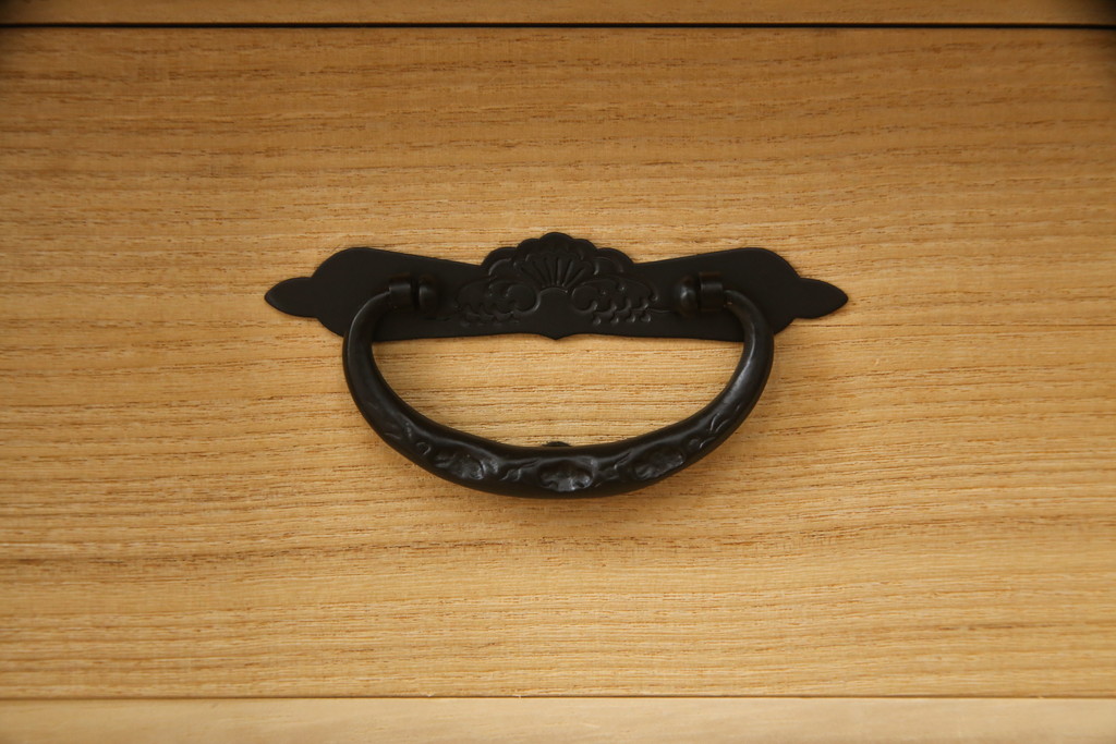中古　美品　欅産業　漆塗り　仙台民芸箪笥(仙台箪笥)　KC-18　力強い杢目が目を引く中型車箪笥(小箪笥、収納タンス、チェスト、引き出し)(R-075931)