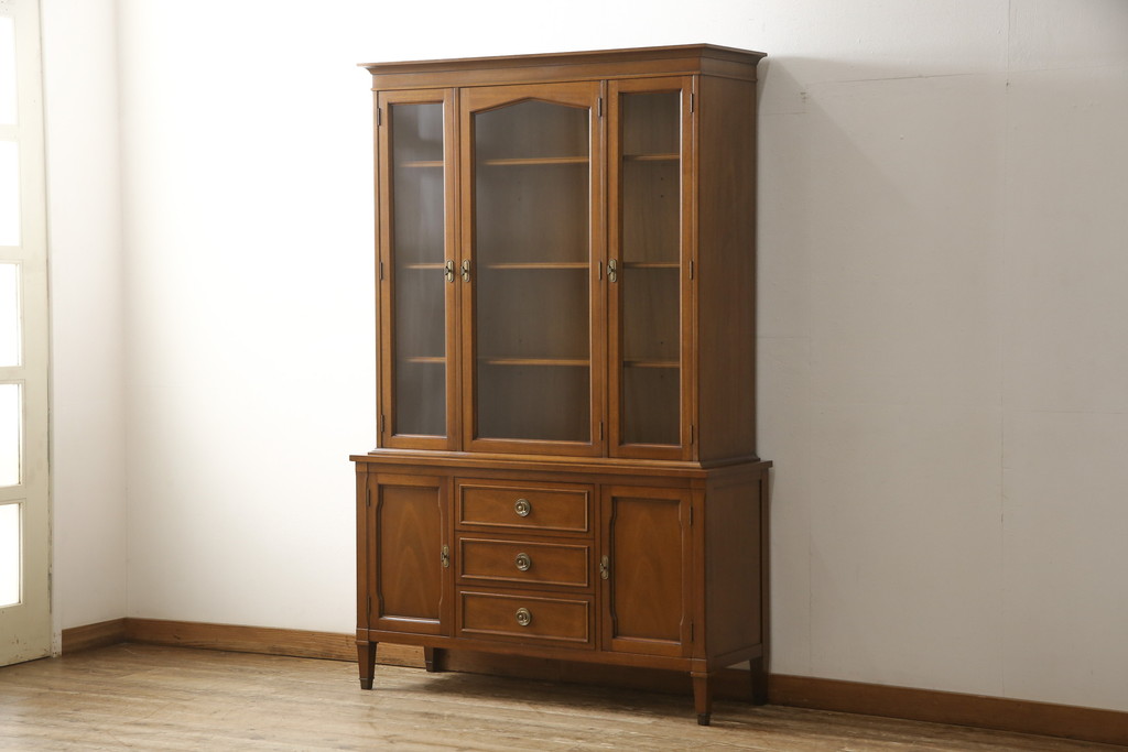 中古　美品　DREXEL HERITAGE(ドレクセルヘリテイジ)　Triune(トライユン)　チャイナ　クラシカルな佇まいが魅力の食器棚(キャビネット、収納棚、飾り棚)(定価約85万円)(R-055628)