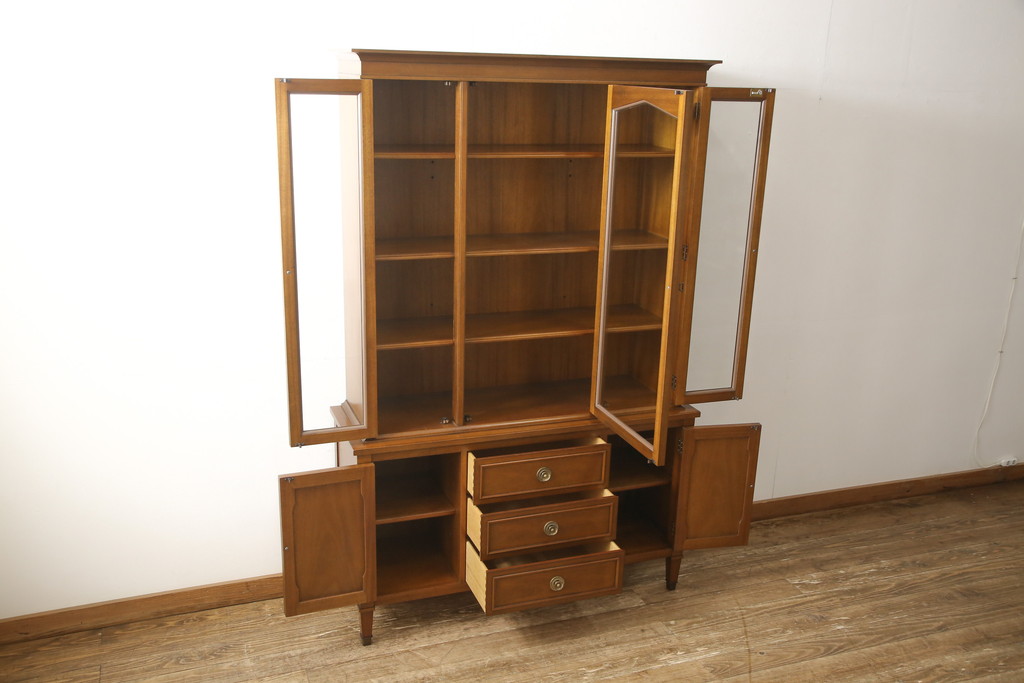 中古　美品　DREXEL HERITAGE(ドレクセルヘリテイジ)　Triune(トライユン)　チャイナ　クラシカルな佇まいが魅力の食器棚(キャビネット、収納棚、飾り棚)(定価約85万円)(R-055628)
