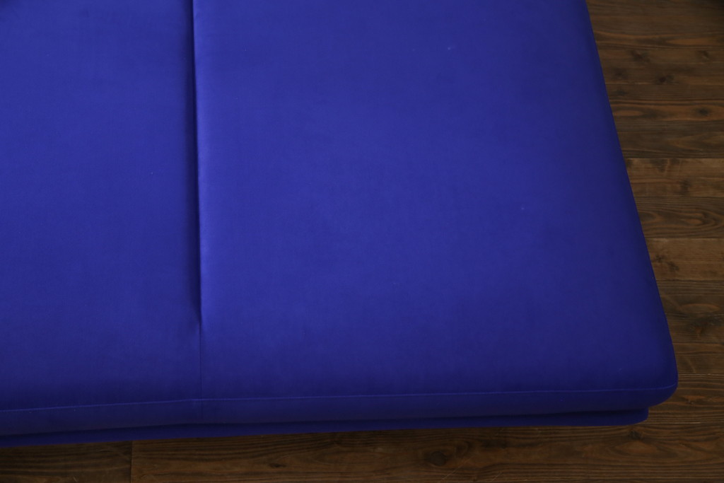 中古　美品　2022年購入　Ligne roset(リーン・ロゼ)　ROSETPrado(ロゼプラド)　デザイン性にこだわりを感じるスタイリッシュな3Pソファ(リーンロゼ、3人掛けソファ、三人掛け、トリプルソファ)(R-075970)