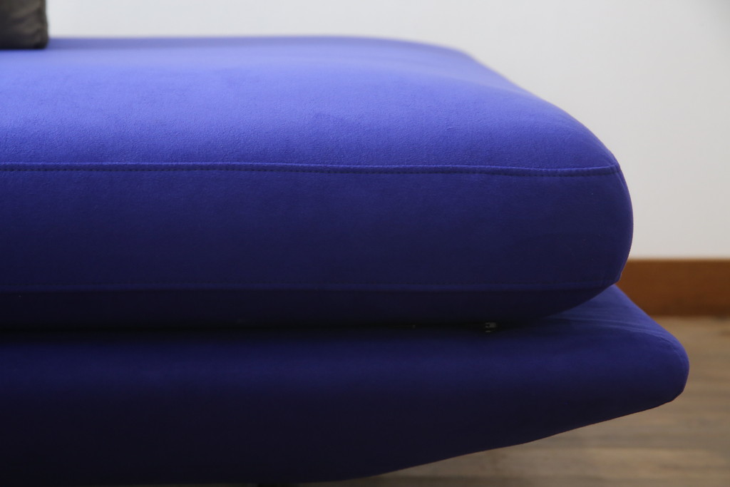 中古　美品　2022年購入　Ligne roset(リーン・ロゼ)　ROSETPrado(ロゼプラド)　デザイン性にこだわりを感じるスタイリッシュな3Pソファ(リーンロゼ、3人掛けソファ、三人掛け、トリプルソファ)(R-075970)