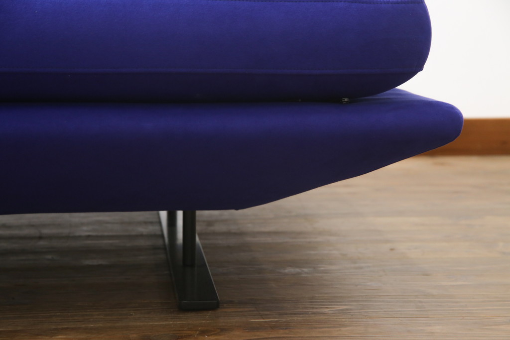 中古　美品　2022年購入　Ligne roset(リーン・ロゼ)　ROSETPrado(ロゼプラド)　デザイン性にこだわりを感じるスタイリッシュな3Pソファ(リーンロゼ、3人掛けソファ、三人掛け、トリプルソファ)(R-075970)