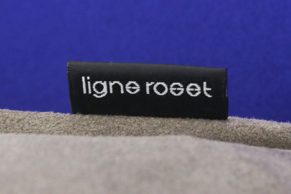 中古　美品　2022年購入　Ligne roset(リーン・ロゼ)　ROSETPrado(ロゼプラド)　デザイン性にこだわりを感じるスタイリッシュな3Pソファ(リーンロゼ、3人掛けソファ、三人掛け、トリプルソファ)(R-075970)