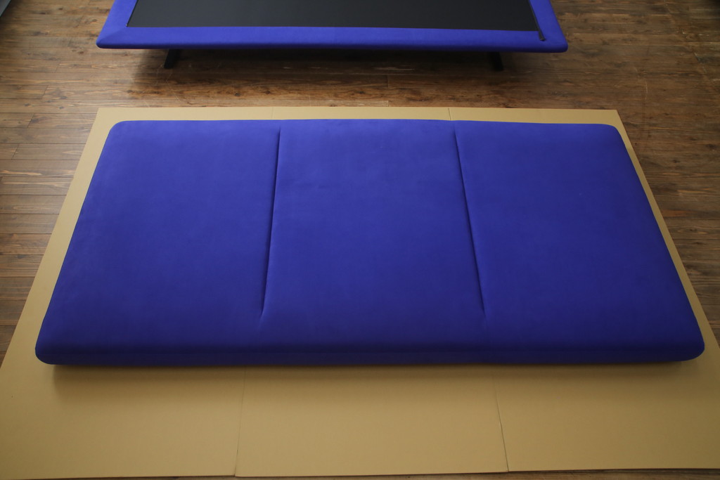 中古　美品　2022年購入　Ligne roset(リーン・ロゼ)　ROSETPrado(ロゼプラド)　デザイン性にこだわりを感じるスタイリッシュな3Pソファ(リーンロゼ、3人掛けソファ、三人掛け、トリプルソファ)(R-075970)