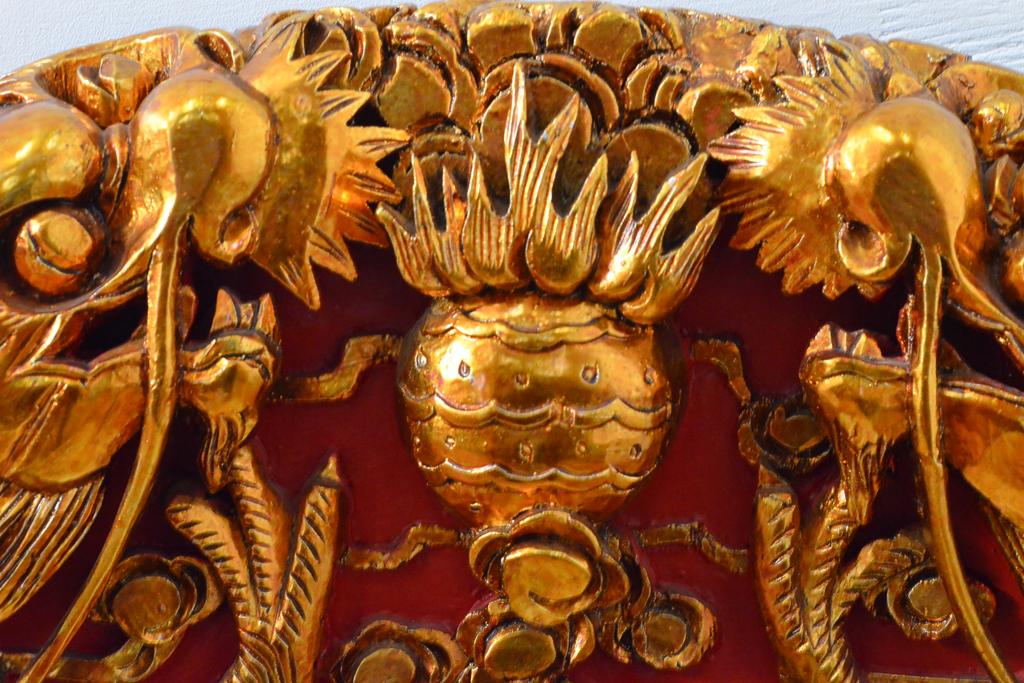 ヴィンテージ家具　超激レア!!　中国美術　王座デザイン　皇帝　黄金に輝く龍の彫刻が高貴な雰囲気を高める1人掛けソファ(1P、ビンテージ、アームソファ、アームチェア、イス、椅子)(R-059286)