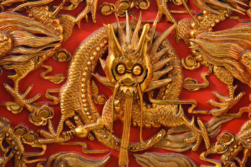 ヴィンテージ家具　超激レア!!　中国美術　王座デザイン　皇帝　黄金に輝く龍の彫刻が高貴な雰囲気を高める1人掛けソファ(1P、ビンテージ、アームソファ、アームチェア、イス、椅子)(R-059286)